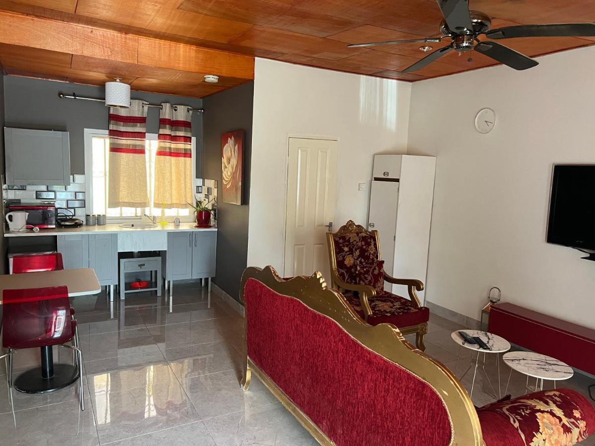 Yazmin Studio Residence Lamin Luaran gambar
