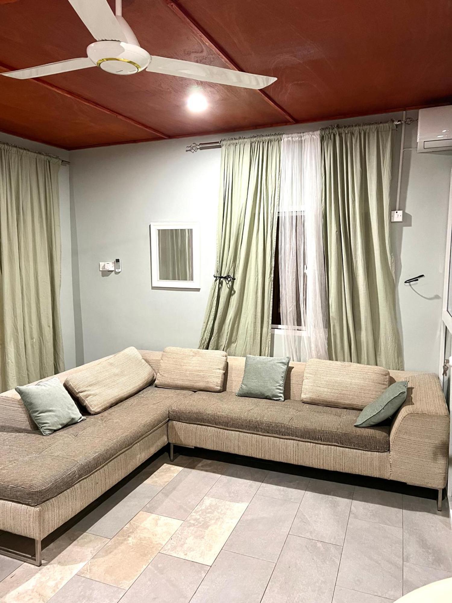 Yazmin Studio Residence Lamin Luaran gambar